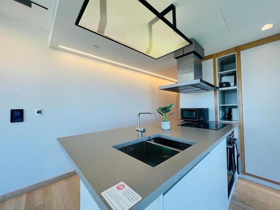 New Manhattan Loft Gardens Stratford Londres Exterior foto